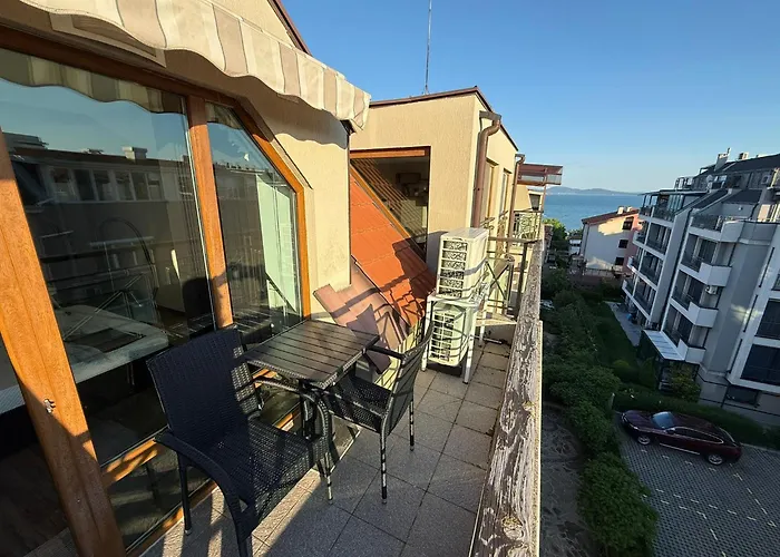 By The Sea Apartment *