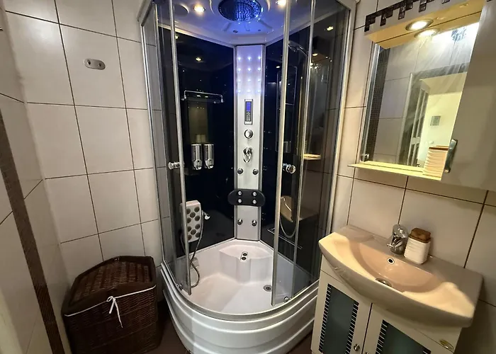 Apartment By The Sea *